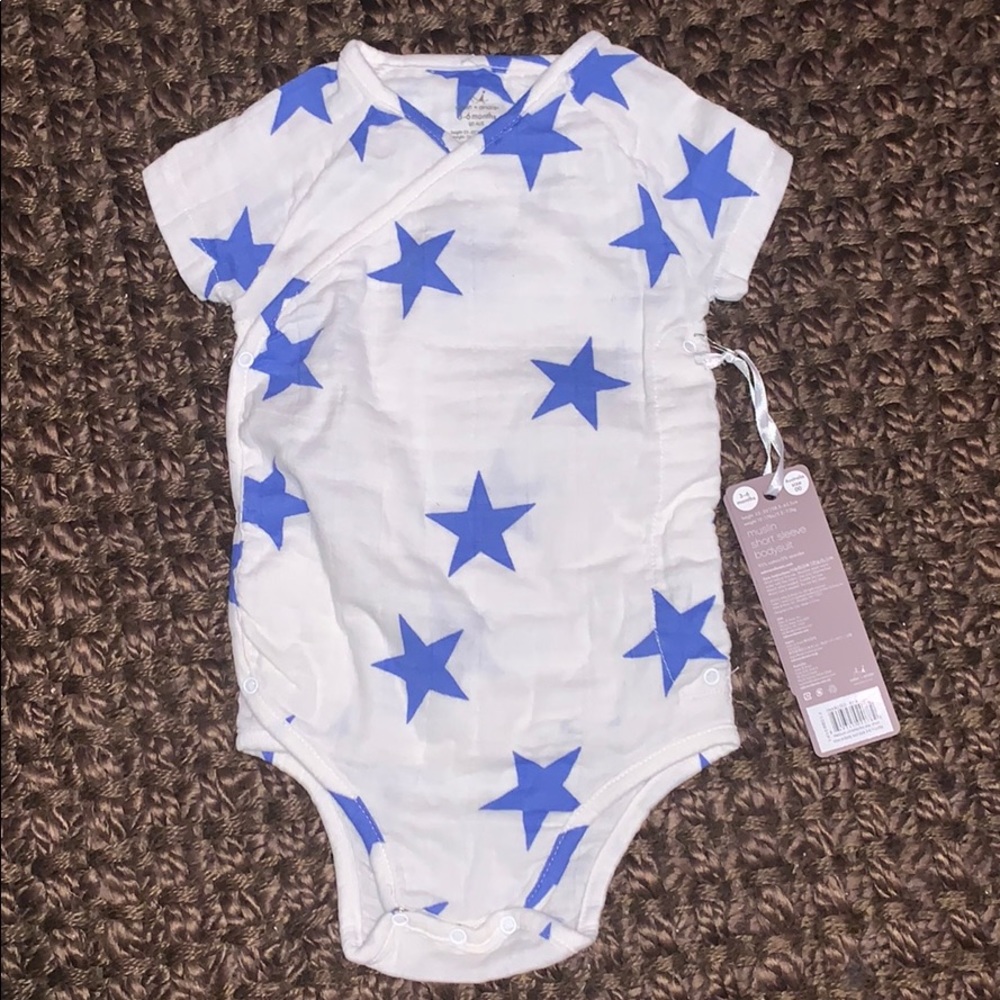 Aden + Anais short sleeve body suit